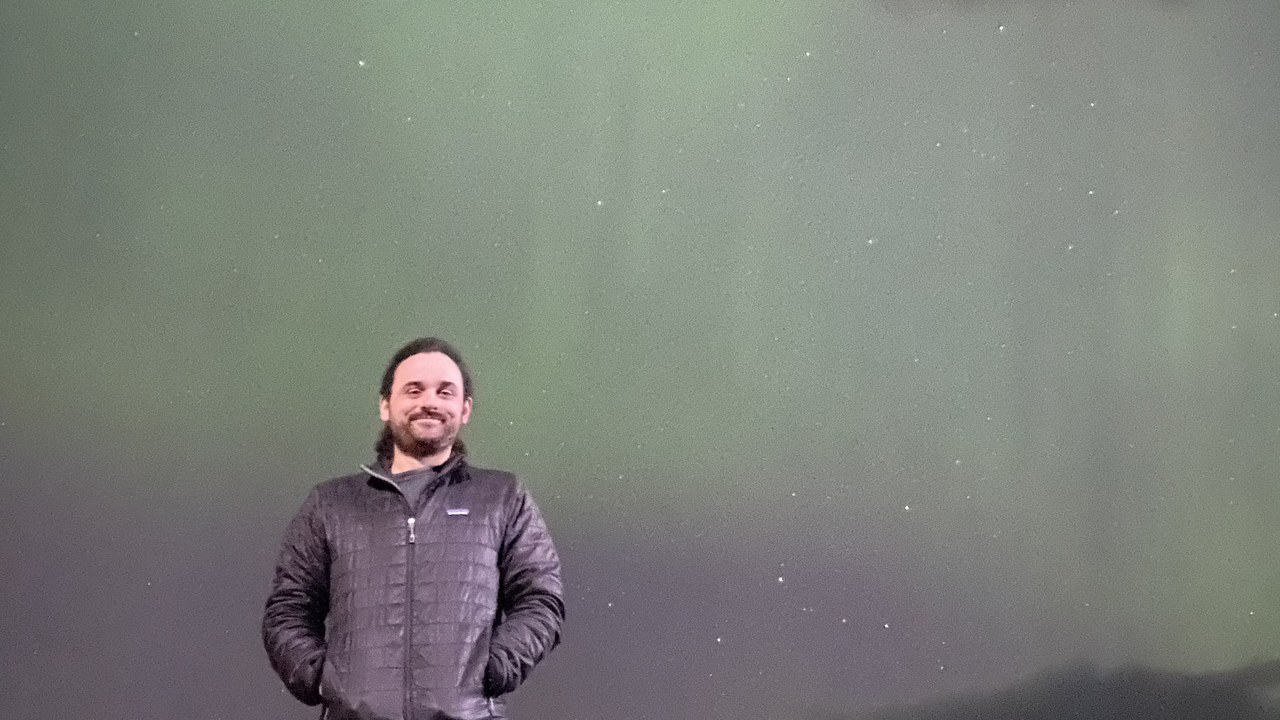 Jordan Bianchi under the Northern Lights