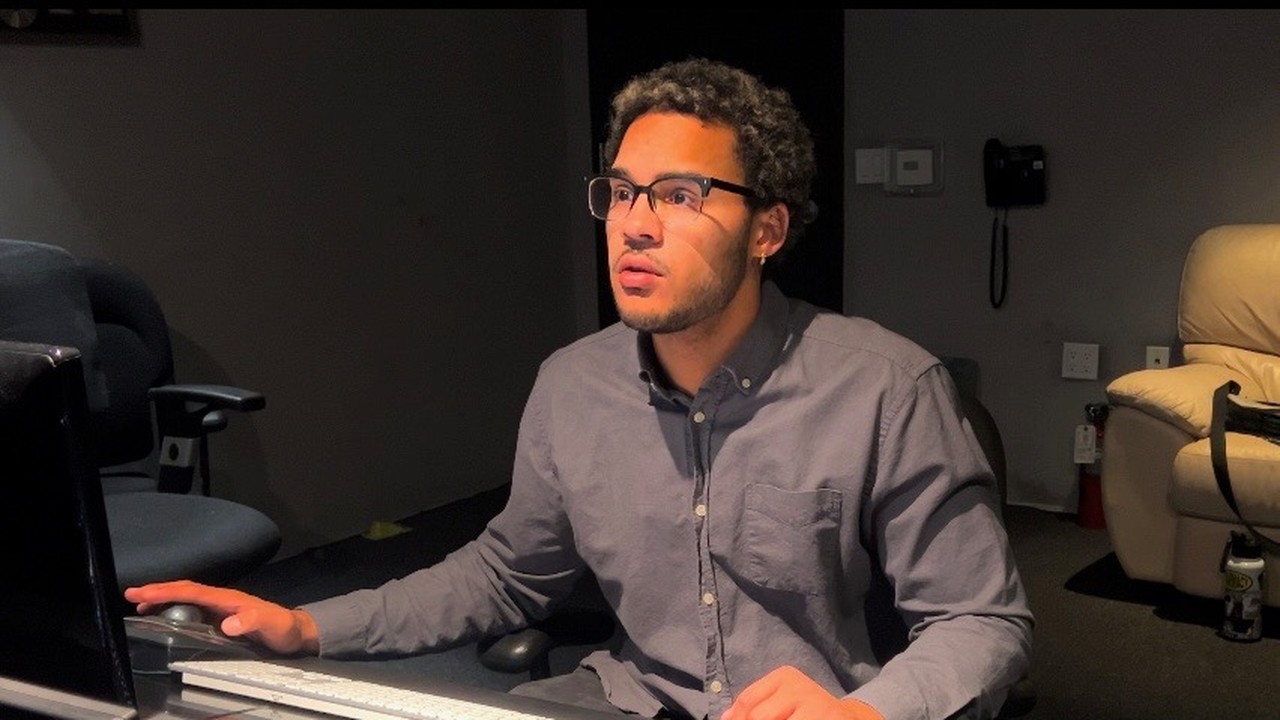 Elmer Beriguete at a studio mixing console